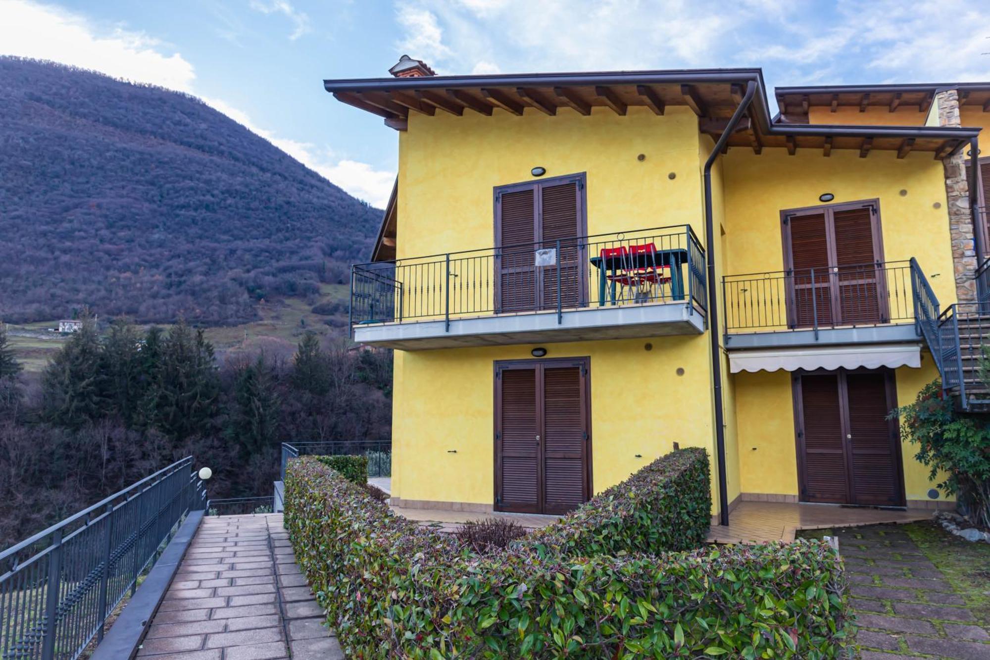 Residenza Coccinelle Vista Lago D'Iseo Tavernola Bergamasca Ngoại thất bức ảnh
