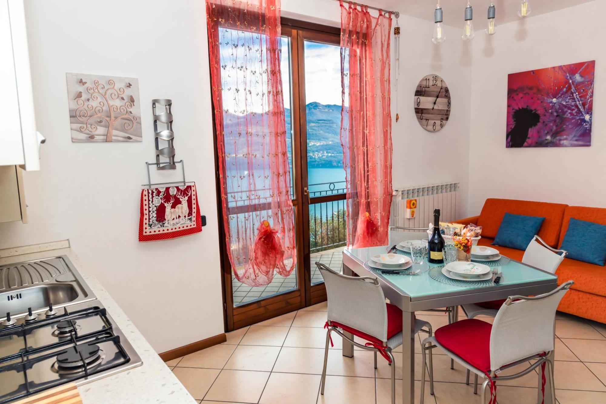 Residenza Coccinelle Vista Lago D'Iseo Tavernola Bergamasca Ngoại thất bức ảnh