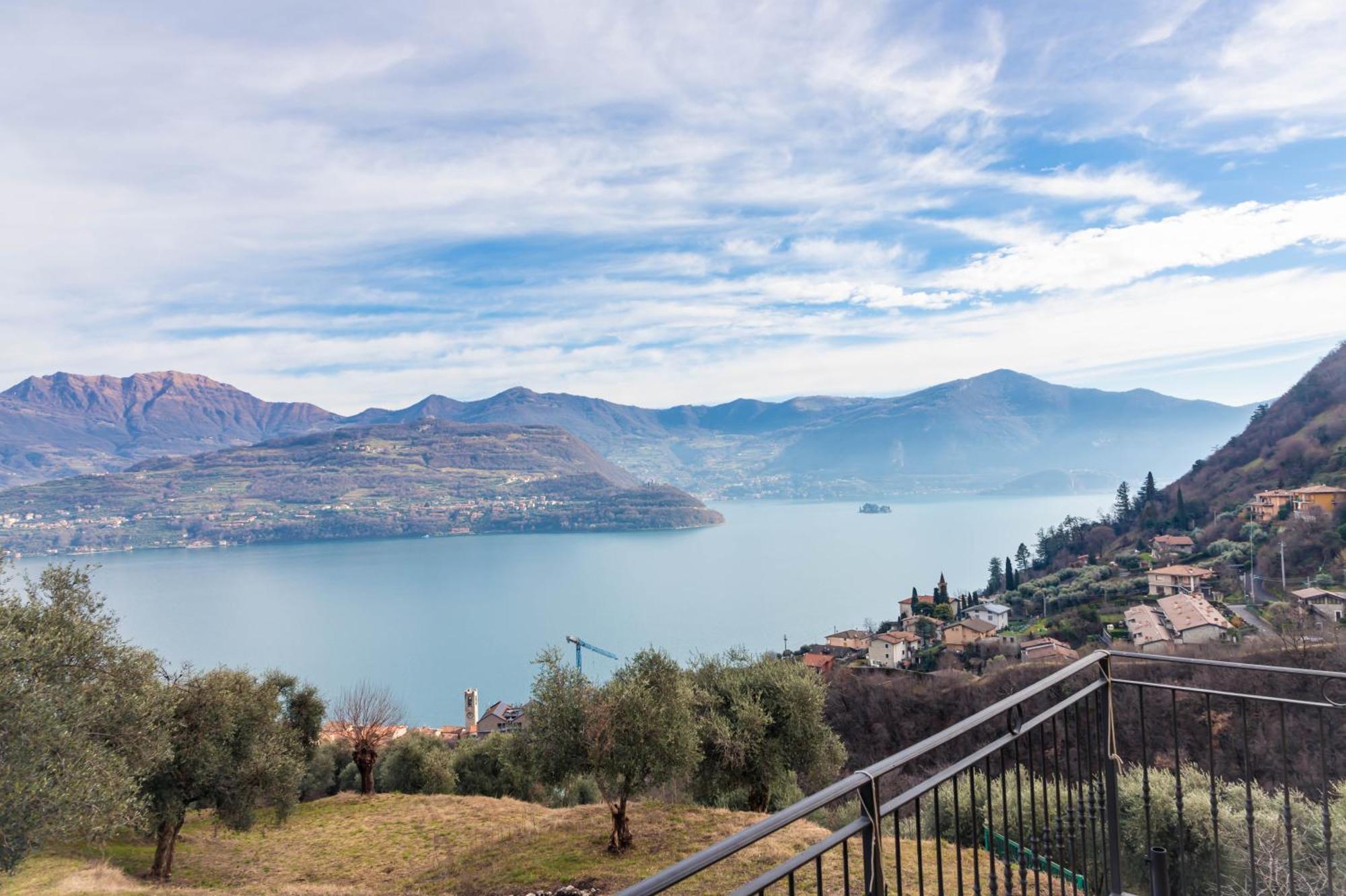 Residenza Coccinelle Vista Lago D'Iseo Tavernola Bergamasca Ngoại thất bức ảnh