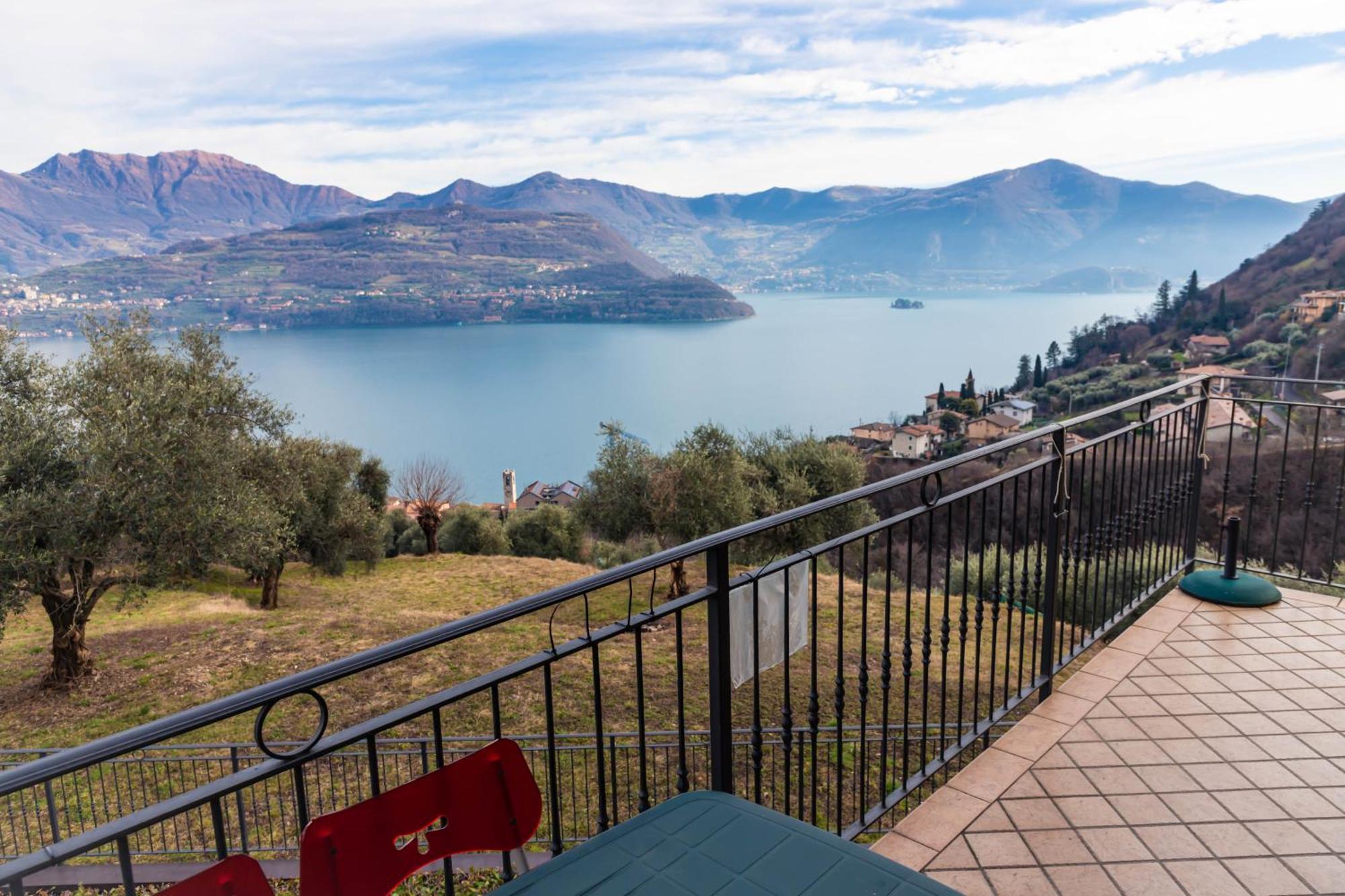Residenza Coccinelle Vista Lago D'Iseo Tavernola Bergamasca Ngoại thất bức ảnh