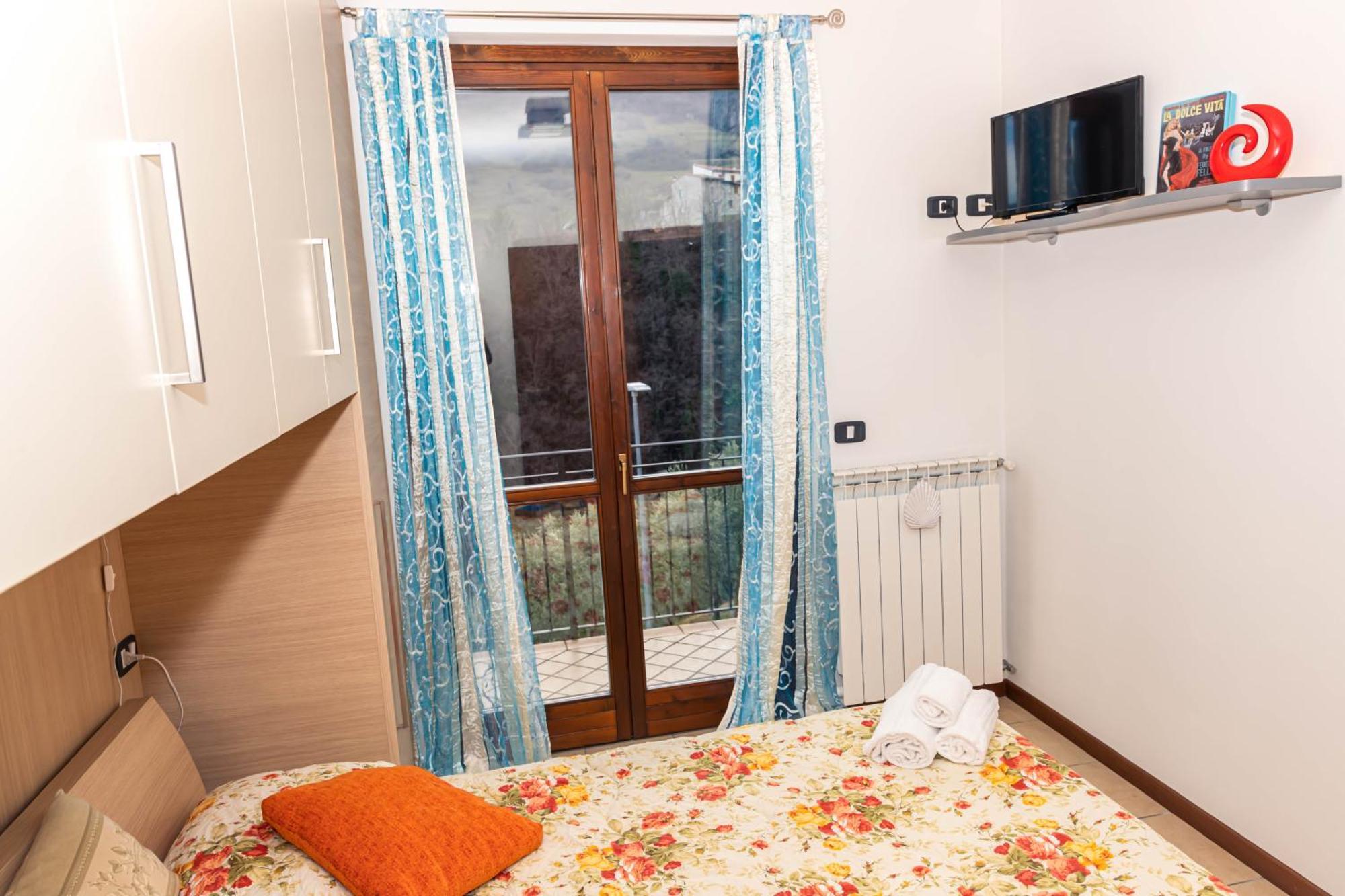 Residenza Coccinelle Vista Lago D'Iseo Tavernola Bergamasca Ngoại thất bức ảnh
