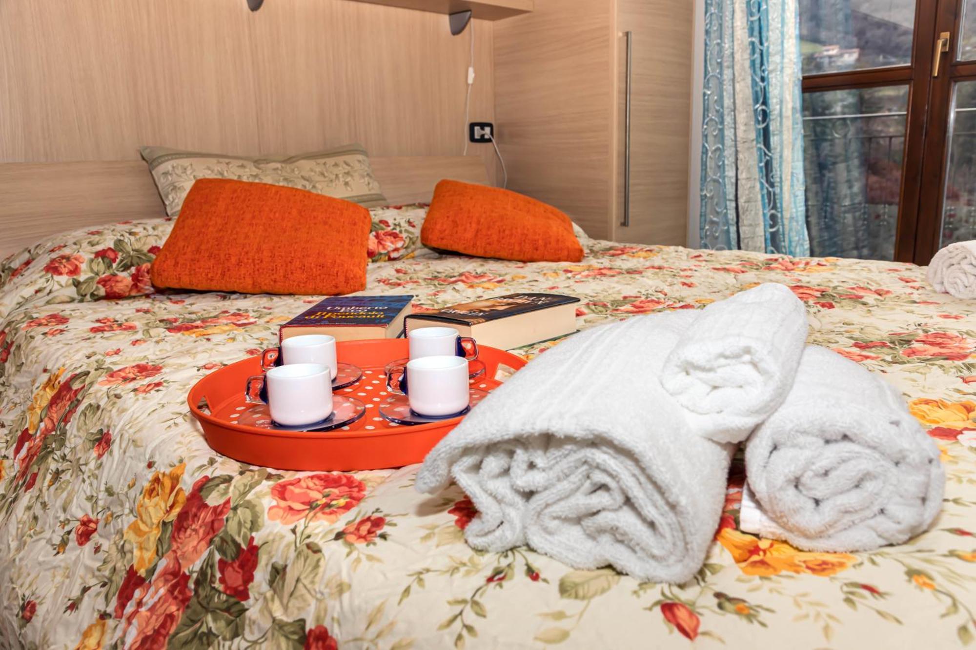 Residenza Coccinelle Vista Lago D'Iseo Tavernola Bergamasca Ngoại thất bức ảnh