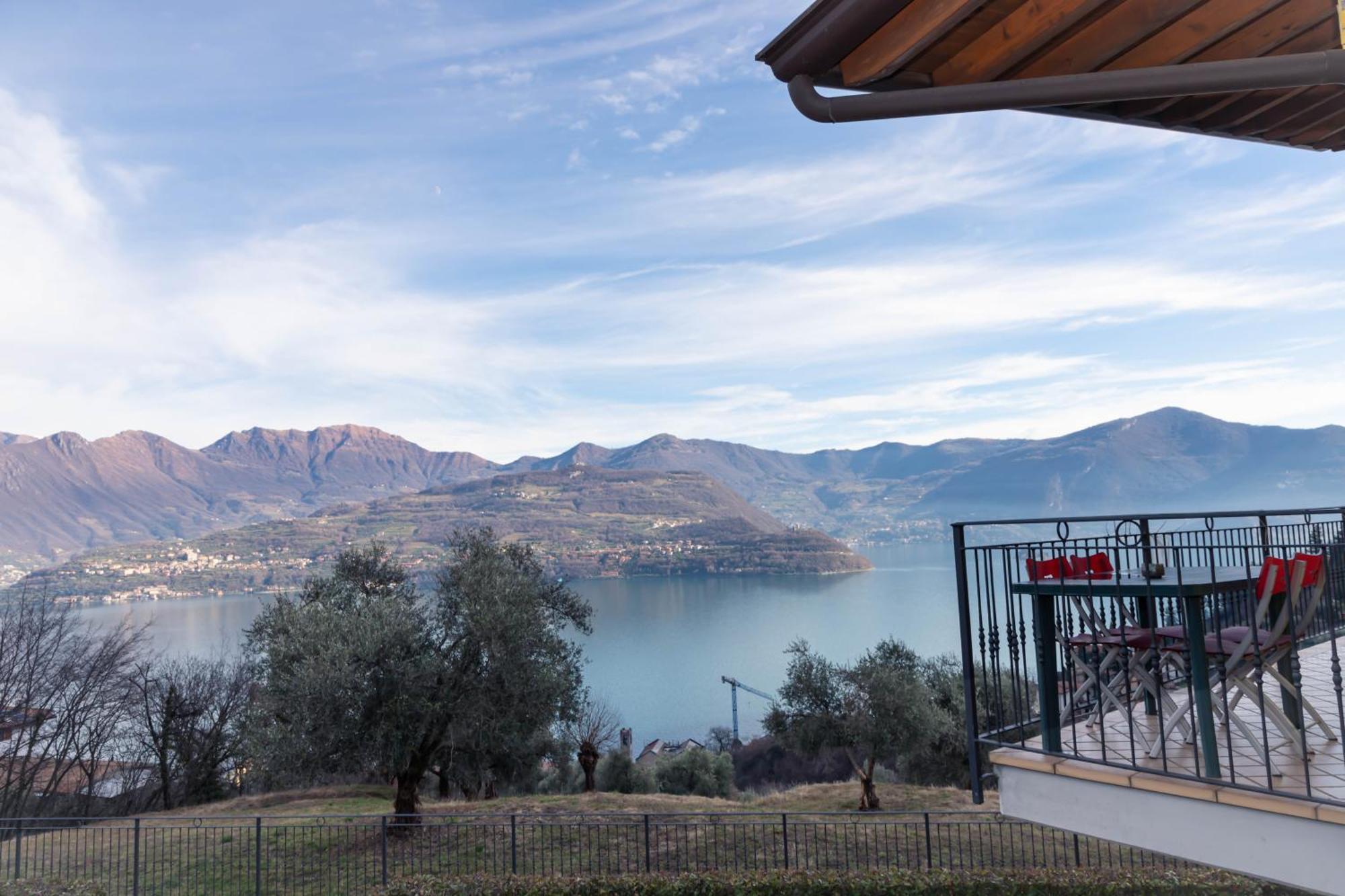 Residenza Coccinelle Vista Lago D'Iseo Tavernola Bergamasca Ngoại thất bức ảnh