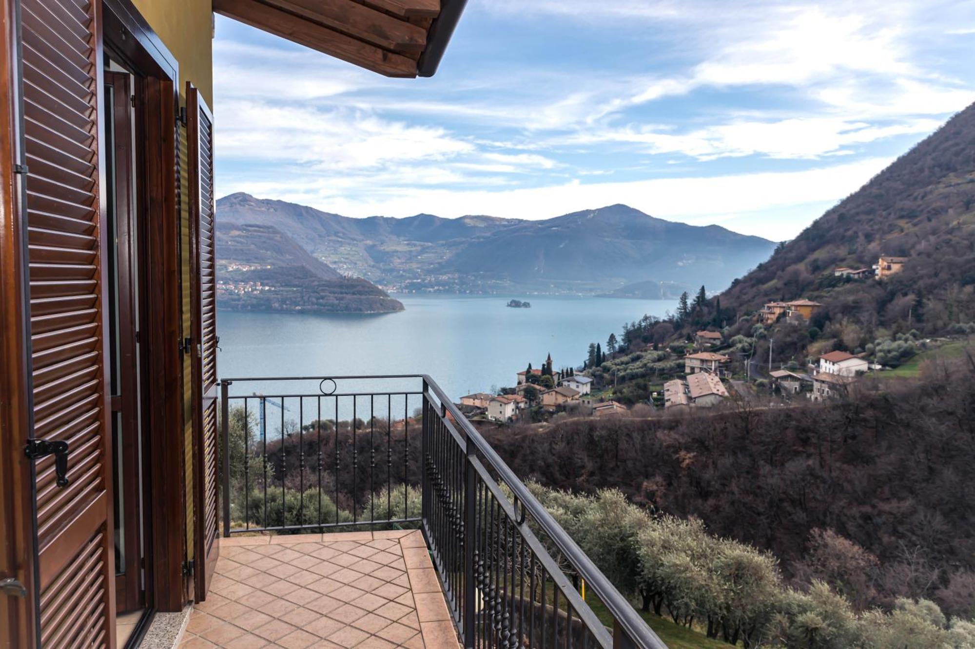 Residenza Coccinelle Vista Lago D'Iseo Tavernola Bergamasca Ngoại thất bức ảnh