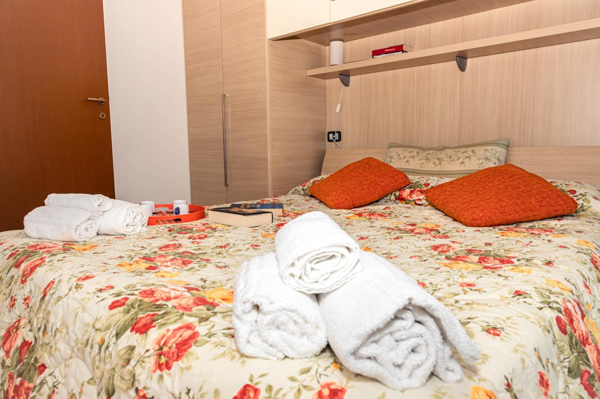 Residenza Coccinelle Vista Lago D'Iseo Tavernola Bergamasca Ngoại thất bức ảnh